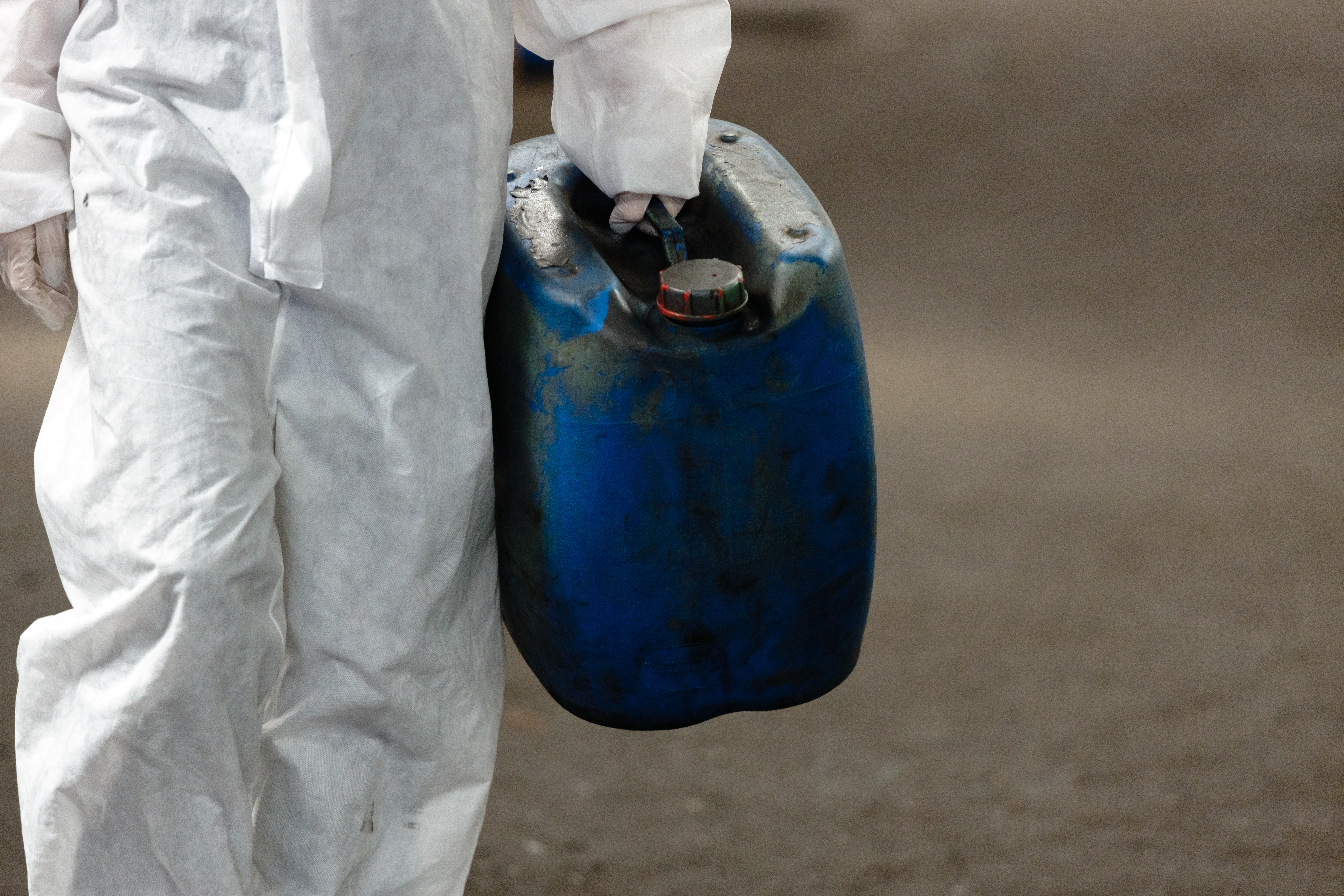 edit inspector female worker hazmat suit holding chemis 2024 09 05 23 09 29 utc